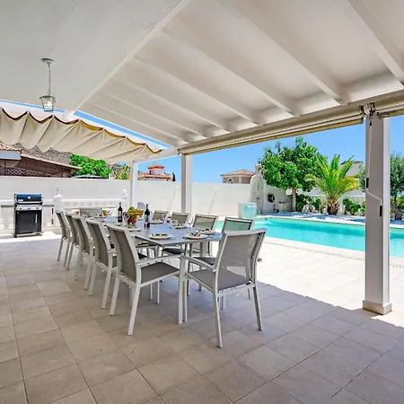 Sabina - 6 Bedroom House Villa