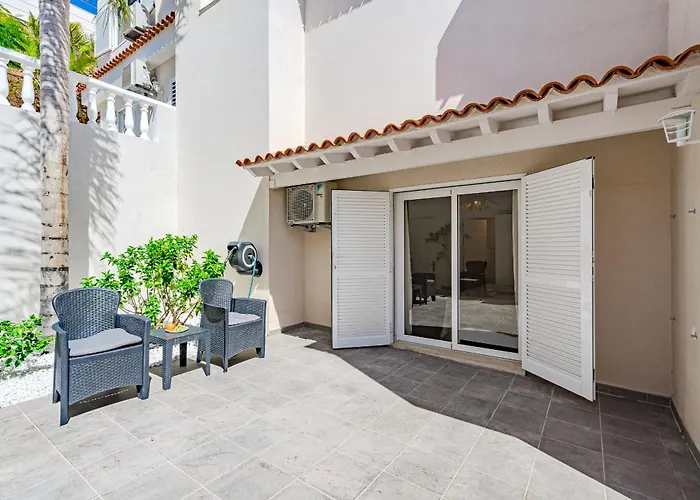 Villa Sabina - 6 Bedroom House Costa Adeje (Tenerife)