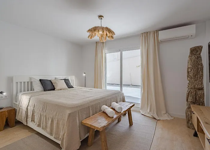 Villa Sabina - 6 Bedroom House