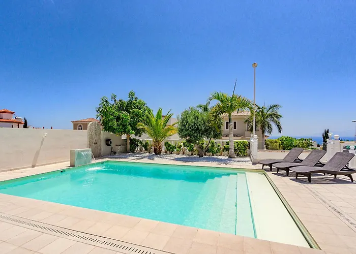 Sabina - 6 Bedroom House