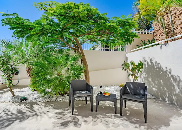 Villa Sabina - 6 Bedroom House *