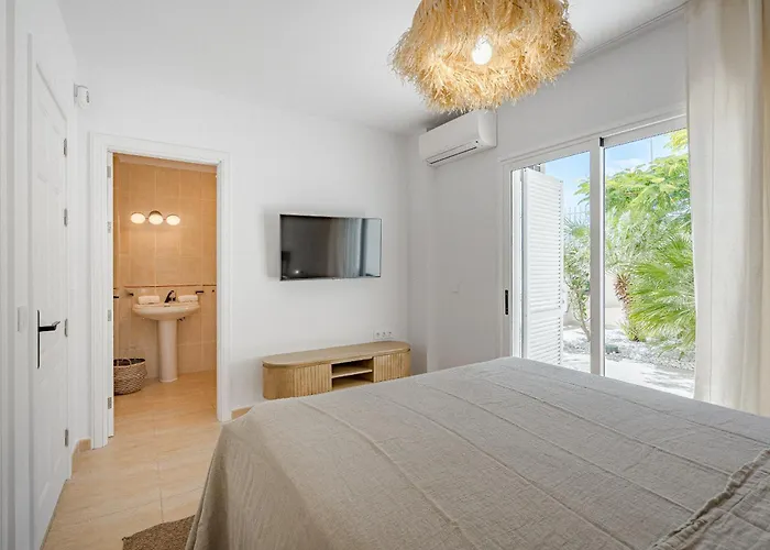 Sabina - 6 Bedroom House Villa