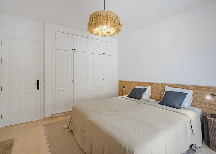 Villa Sabina - 6 Bedroom House