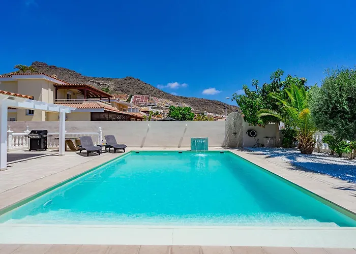 Sabina - 6 Bedroom House