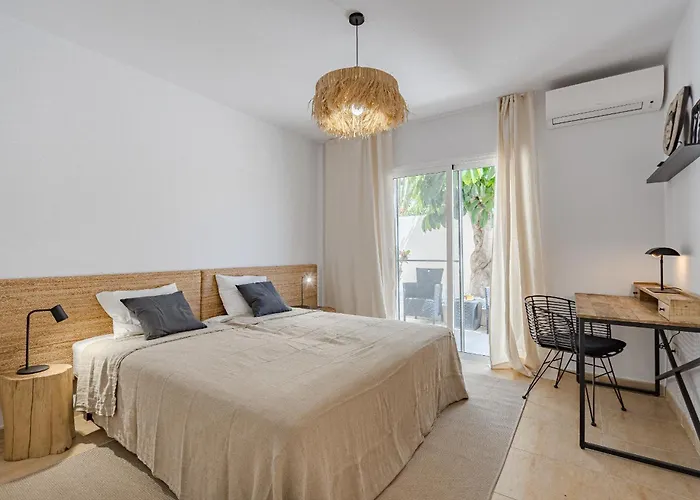 Villa Sabina - 6 Bedroom House